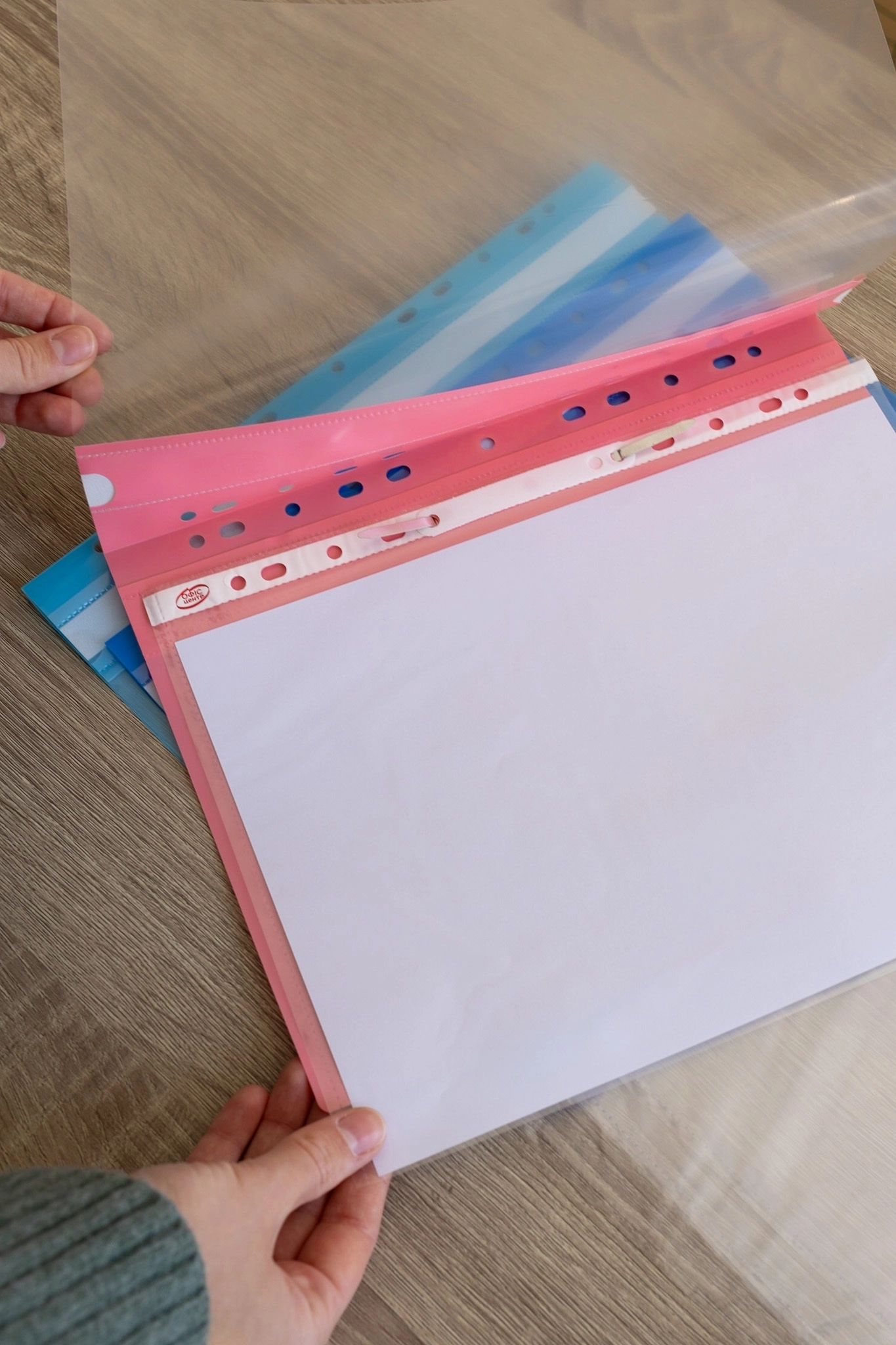 Папка-швидкозшивач А4 пастельна рожева з перфорацією — фото 2