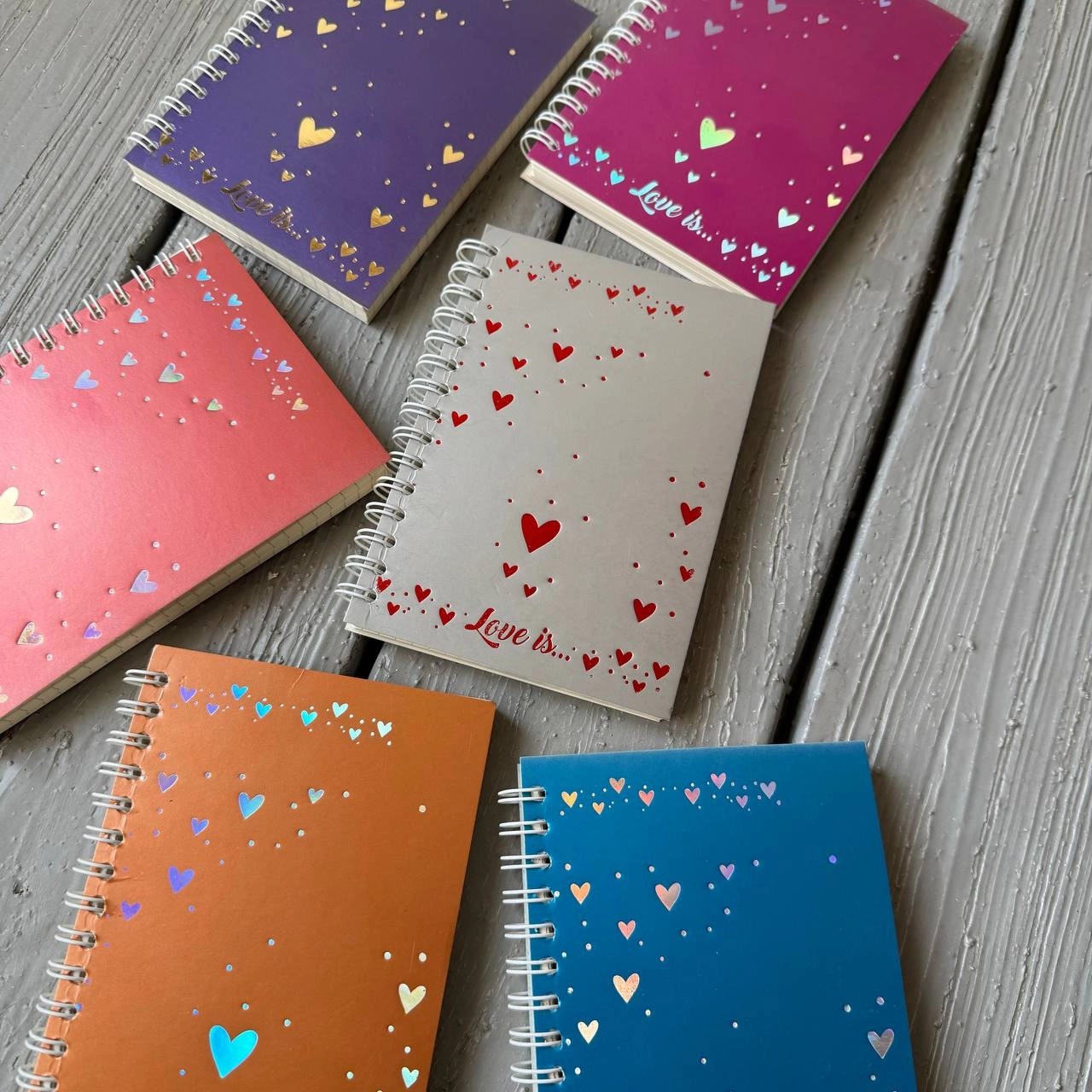 Блокнот на пружині А6 Скат Metallic 80 аркушів Love is Мікс ЗК-37 Блокнот на пружині А6 Скат Metallic 80 аркушів Love is Мікс ЗК-37
