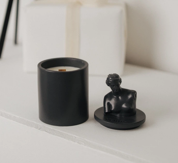 Свічка парфумована VENUS CHERRY BLOSSOM GRAFITE 100% WOOD WAX 165g 35h NAC 1014GF — фото 2