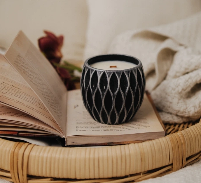 Свічка парфумована RELAX CHERRY BLOSSOM BLACK-SILVER 100% WOOD WAX 240g 50h NAC 1095